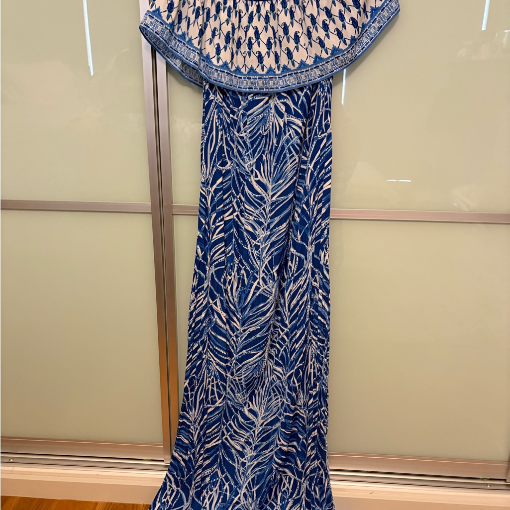 Lilly Pulitzer Blue And White Patterned Dress With Side Slits